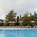Village Heights 5*