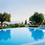 Hotel Village Heights 5*