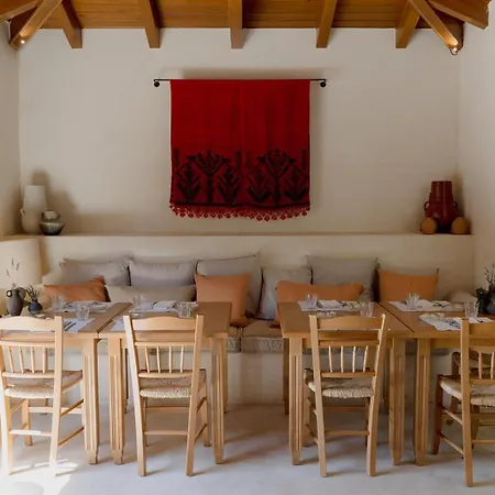 Village Heights فندق خيرسونِسوس
