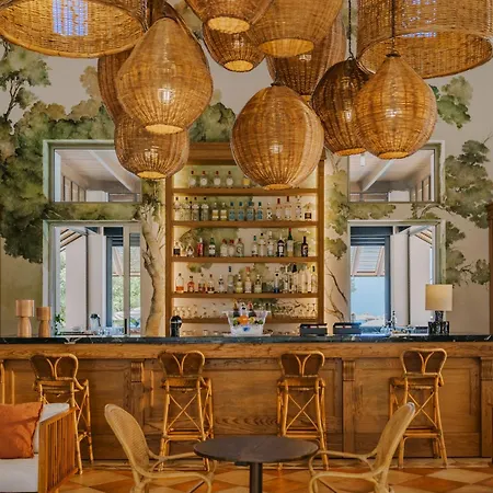 호텔 Village Heights 5*