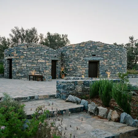 Village Heights 5*