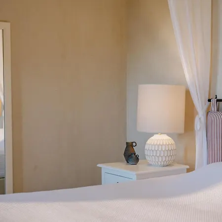 Village Heights Hotell