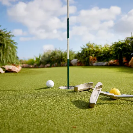 호텔 Village Heights 5*