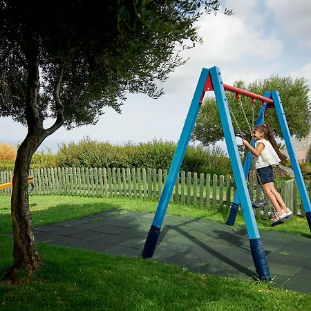 Village Heights 호텔