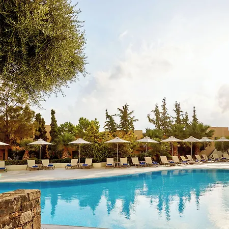 Village Heights Hotell 5*