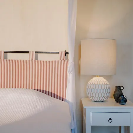 Village Heights 호텔