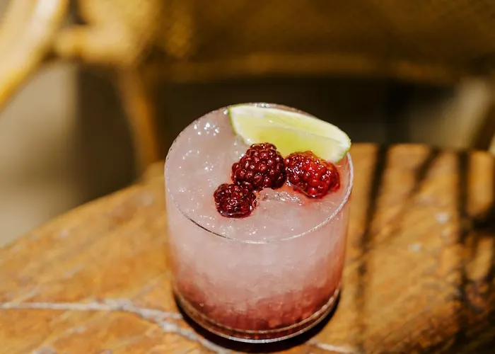 Отель Village Heights