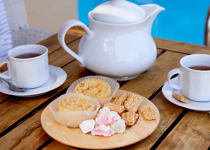 Village Heights Отель 5*