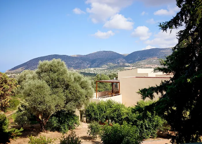 Отель Village Heights 5*