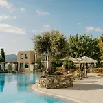 Village Heights 5*